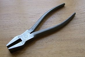Click to expand SPI Supplies Brand Glass Breaking Pliers for Glass 5 or 6 mm Thick